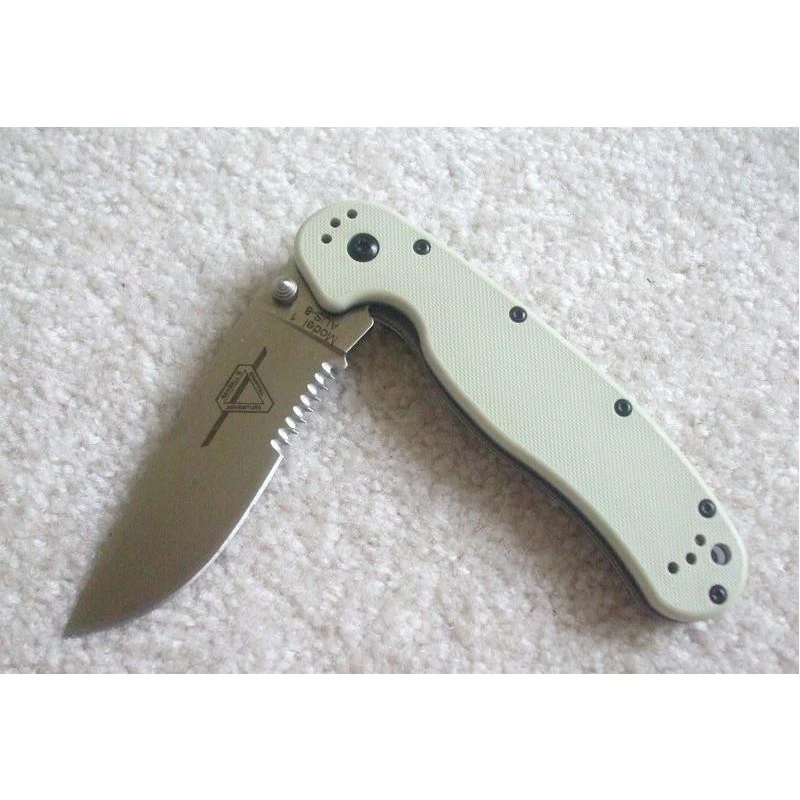 Couteau Ontario RAT-1 Tactical Folding Knife Desert Tan G-10 Handles Acier AUS-8 ON8849DT 2 Couteau Ontario RAT-1 Tactical Folding Knife Desert Tan G-10 Handles Acier AUS-8 ON8849DT – Image 2