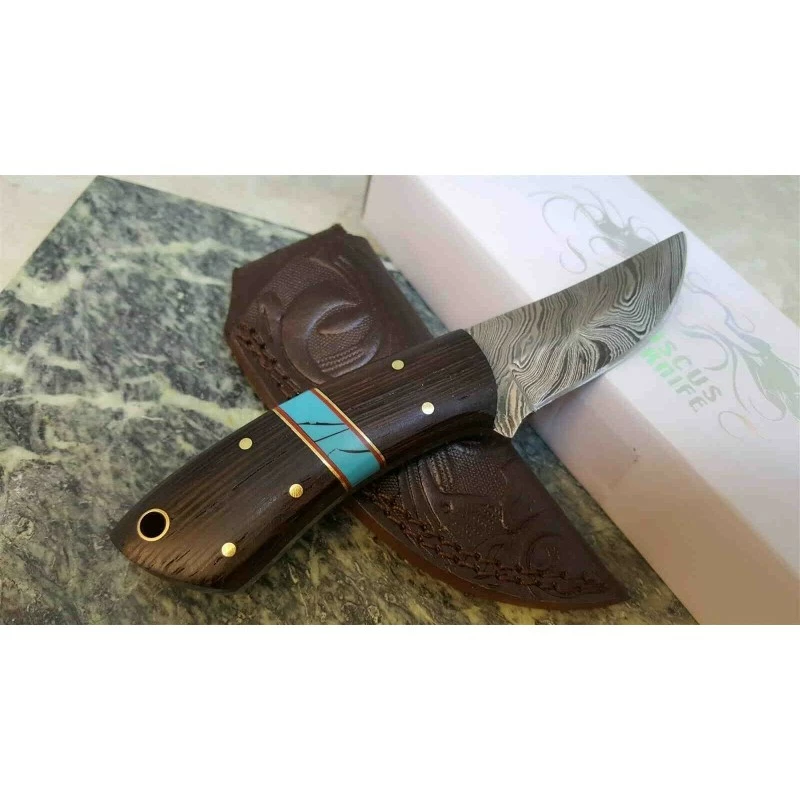 Couteau Skinner Damas 256 Couches Manche Bois Etui Cuir DM1243 5 Couteau Skinner Damas 256 Couches Manche Bois Etui Cuir DM1243 – Image 5