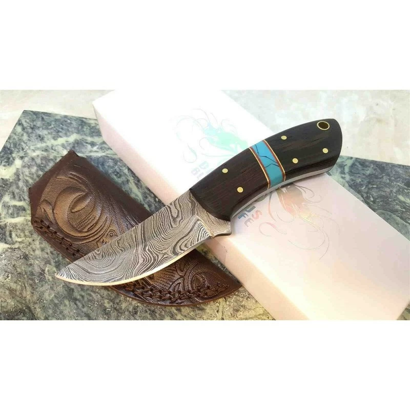 Couteau Skinner Damas 256 Couches Manche Bois Etui Cuir DM1243 7 Couteau Skinner Damas 256 Couches Manche Bois Etui Cuir DM1243 – Image 7