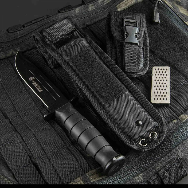 Couteau Smith&Wesson Search & Rescue Lame Acier 7Cr17MoV Manche Caoutchouc Etui Nylon+Pierre SWSUR2CP 6 Couteau Smith&Wesson Search & Rescue Lame Acier 7Cr17MoV Manche Caoutchouc Etui Nylon+Pierre SWSUR2CP – Image 6