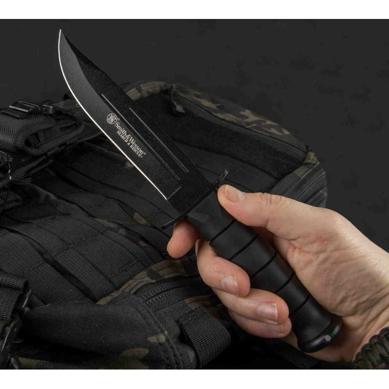 Couteau Smith&Wesson Search & Rescue Lame Acier 7Cr17MoV Manche Caoutchouc Etui Nylon+Pierre SWSUR2CP 1 Couteau Smith&Wesson Search & Rescue Lame Acier 7Cr17MoV Manche Caoutchouc Etui Nylon+Pierre SWSUR2CP