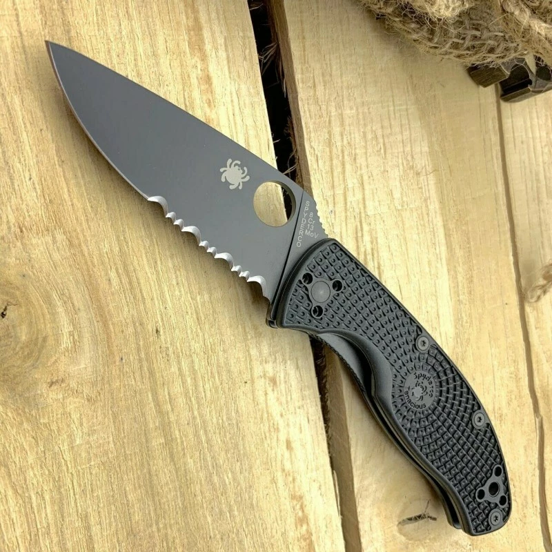 Couteau Spyderco Tenacious Black Lame Acier 8Cr13MoV Serr Manche FRN Linerlock Clip SC122PSBBK 8 Couteau Spyderco Tenacious Black Lame Acier 8Cr13MoV Serr Manche FRN Linerlock Clip SC122PSBBK – Image 8