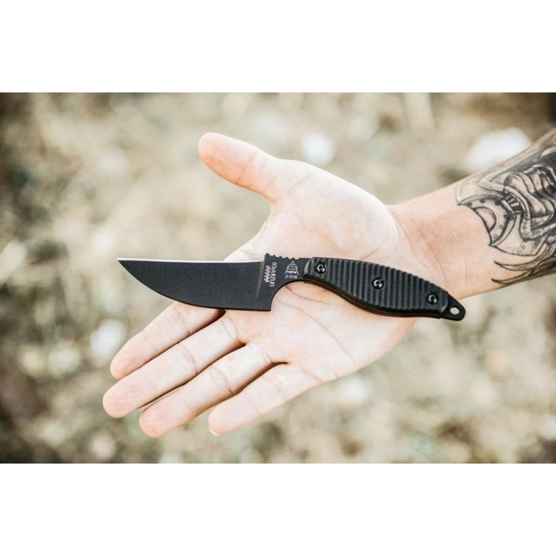 Couteau TOPS Unzipper Lame Acier Carbone 1095 Manche G10 Etui Kydex Made In USA TPUNZ01 8 Couteau TOPS Unzipper Lame Acier Carbone 1095 Manche G10 Etui Kydex Made In USA TPUNZ01 – Image 8