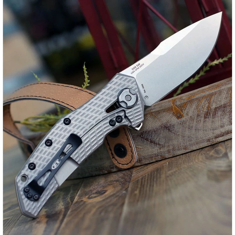 Couteau Zero Tolerance CPM-20CV Manche Coyote G10/Titane Framelock Clip Made USA ZT0308 3 Couteau Zero Tolerance CPM-20CV Manche Coyote G10/Titane Framelock Clip Made USA ZT0308 – Image 3
