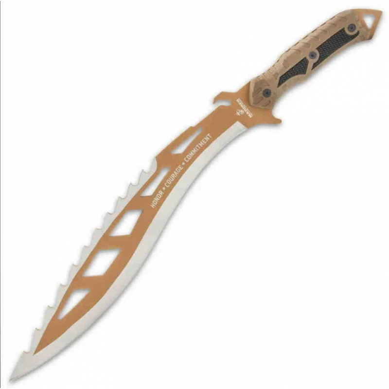 Machette USMC Desert Ops Sawback Kukri Lame Acier Inox Manche ABS Etui Nylon UC3506 1 Machette USMC Desert Ops Sawback Kukri Lame Acier Inox Manche ABS Etui Nylon UC3506