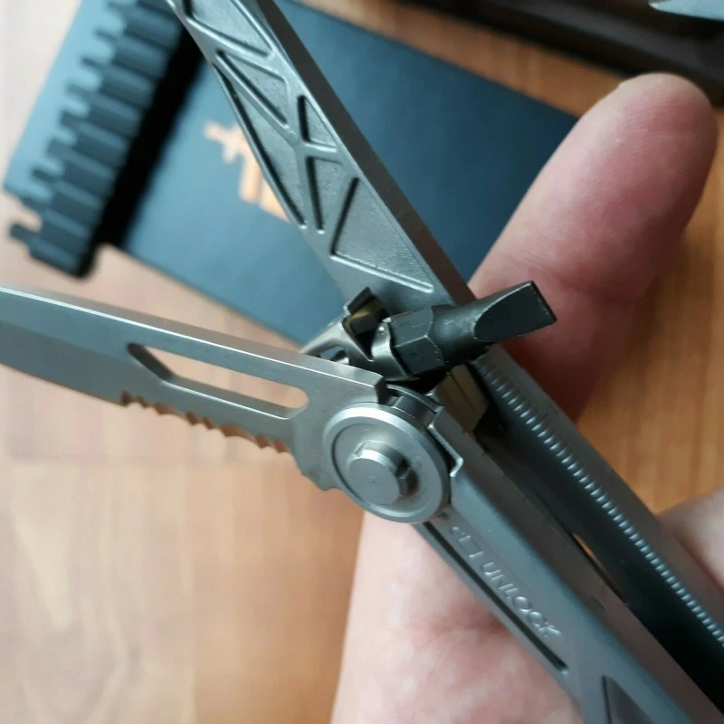 Pince Multifonctions Gerber Center Drive Plus Bit Etui Cuir Made USA G1417 2 Pince Multifonctions Gerber Center Drive Plus Bit Etui Cuir Made USA G1417 – Image 2