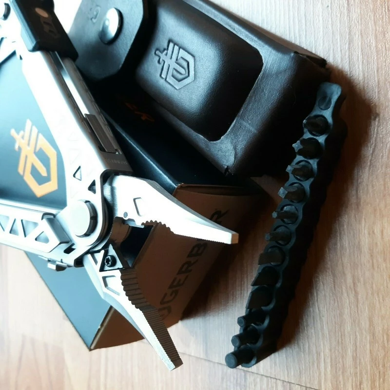 Pince Multifonctions Gerber Center Drive Plus Bit Etui Cuir Made USA G1417 11 Pince Multifonctions Gerber Center Drive Plus Bit Etui Cuir Made USA G1417 – Image 11